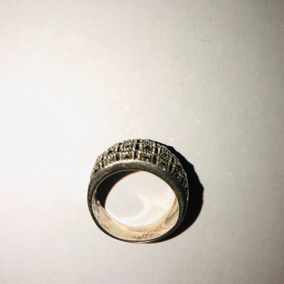 Ring - Picture 2 of 4